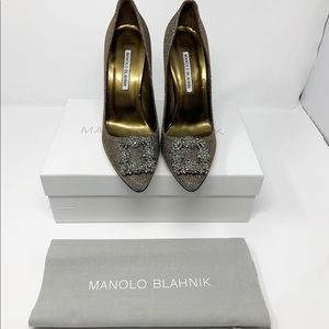 ✅SOLD✅NIB Manolo Blahnik Hangisi gold size 40 115